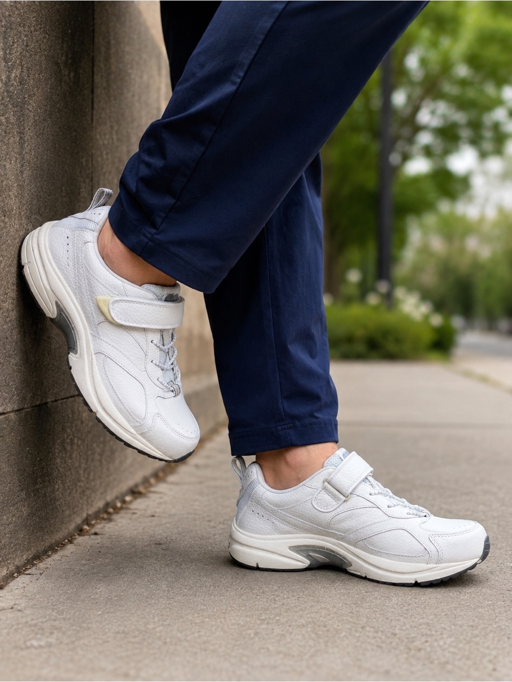 Dr. Comfort Winner Men’s 10.5M White Leather Walking Shoes Hook & Loop